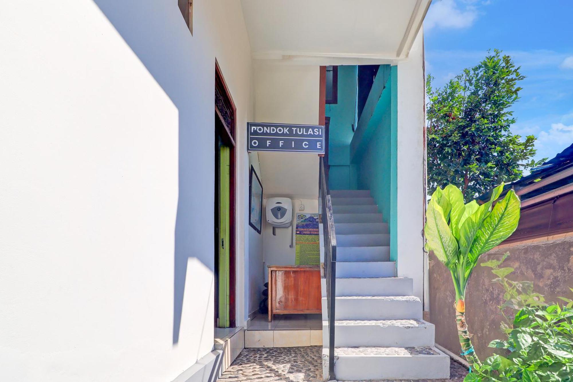 Hotel O Pondok Tulasi Hostel Near Monkey Forest Ubud  Bagian luar foto
