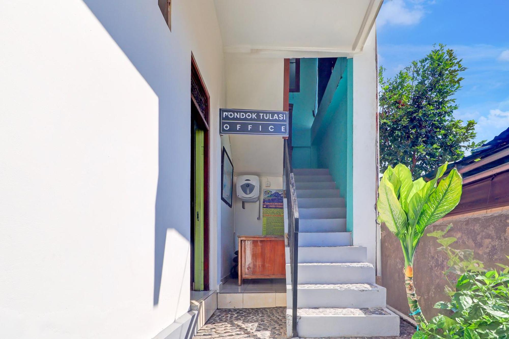 Hotel O Pondok Tulasi Hostel Near Monkey Forest Ubud  Bagian luar foto
